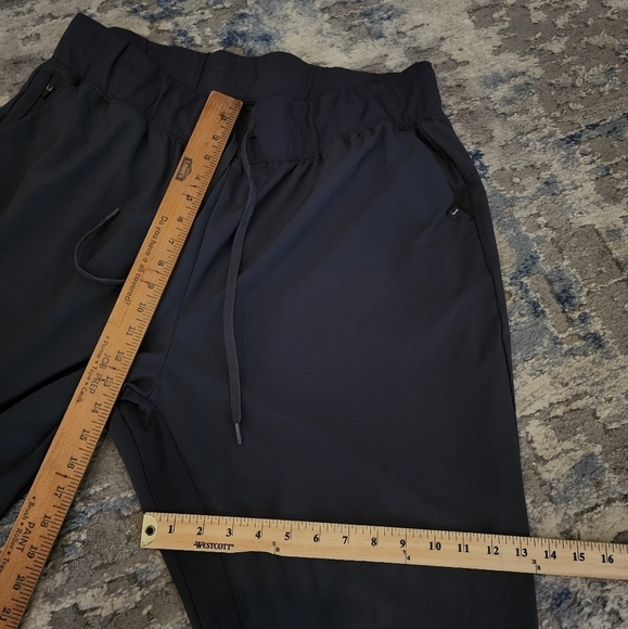 Jaanuu charcoal grey scrub joggers. Size 2XL. - Picture 15 of 16